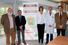 El director del ICS, Juan Atenza; el presidente de Alcer Toledo, Juan Carlos García; la trabajadora social de Alcer, Esther Esteban; el gerente del Área Integrada de Talavera, el doctor José María Ruiz de Oña y José Luis Perea, de la Junta Directiva de Alcer